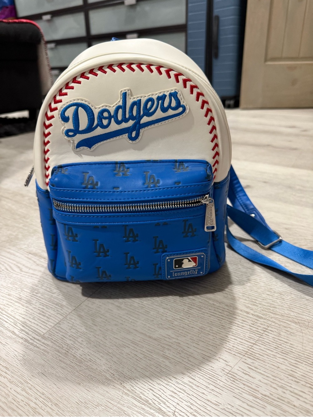 Loungefly Dodgers Baseball Mini Backpack in White, Blue, Red. NWOT